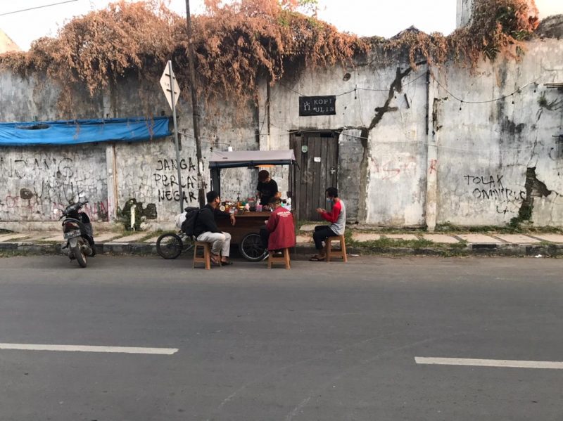 Kopi ulin, Jalan Bima Basuki, perempatan waiki, Indramayu, Jawa Barat.