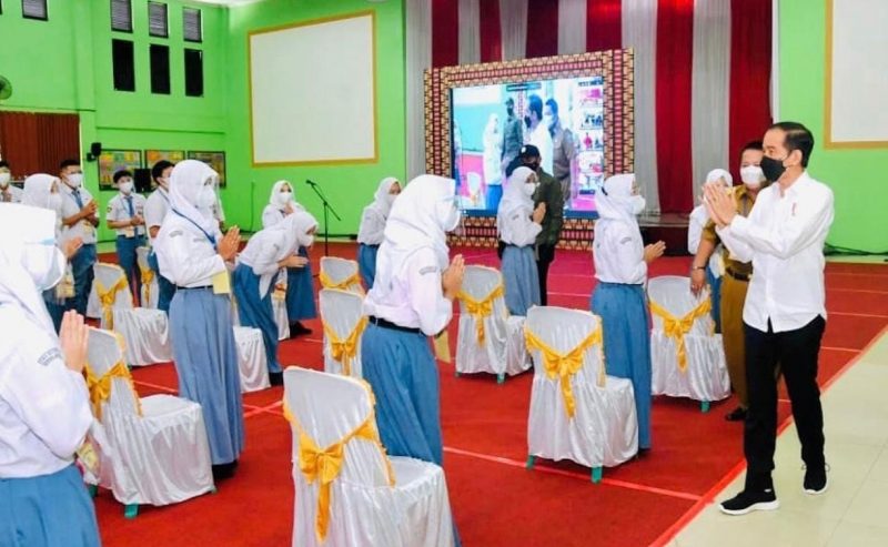 Presiden Jokowi meninjau langsung vaksinasi di Prov. Lampung | instagram.com/jokowi