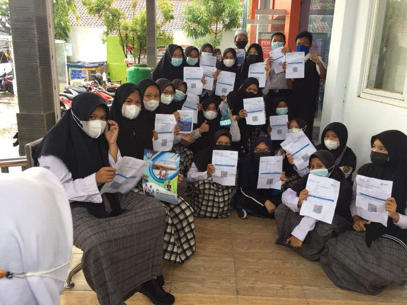 SMA Juara Wirautama Indramayu Ikuti Vaksinasi