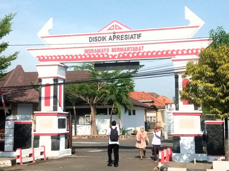 Dinas Pendidikan Kabupaten Indramayu, Jalan MT. Haryono No. 56, Sindang Indramayu, Jawa Barat.