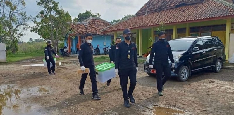 Kepolisian Resor Indramayu melakukan penggerebekkan terhadap dugaan tindak pidana korupsi di kantor BPBD Kab. Indramayu.