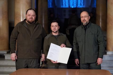 Presiden Ukraina Volodymyr Zelensky mendaftarkan Ukraina ke Uni Eropa. Foto: facebook Zelensky
