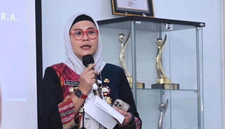 Bupati Indramayu Nina Agustina meninjau lokasi Plant Site PT. Polytama Propindo, Kamis, 19 Mei 2022. (Foto: Nina Agustina).