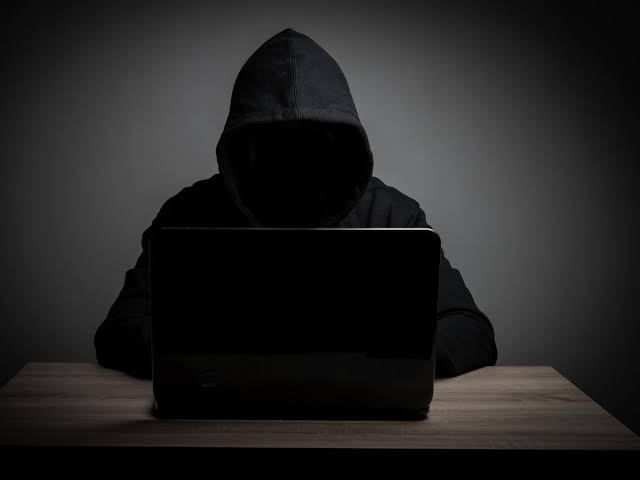 Ilustrasi peretasan oleh hacker anonim.