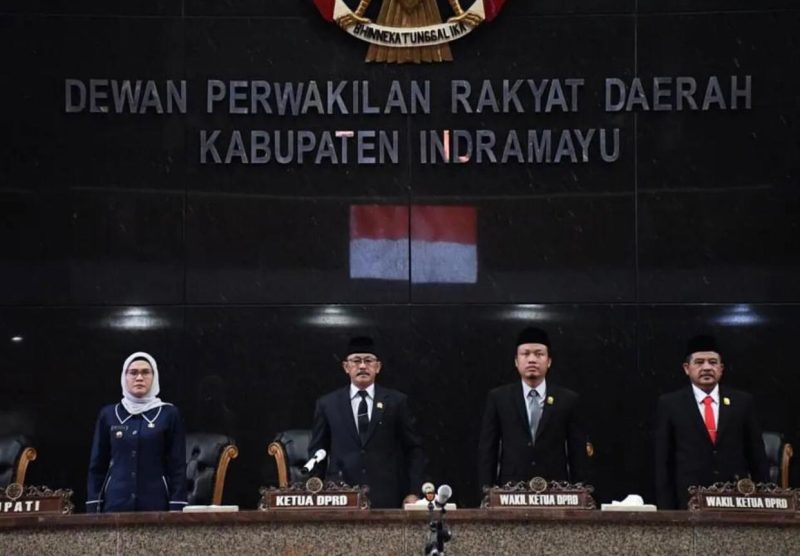 Pelantikan dan Pengucapan Sumpah PAW Anggota DPRD Kab Indramayu sisa Masa Jabatan 2019-2024 di gedung rapat utama DPRD Indramayu, Senin, 27 Maret 2023.