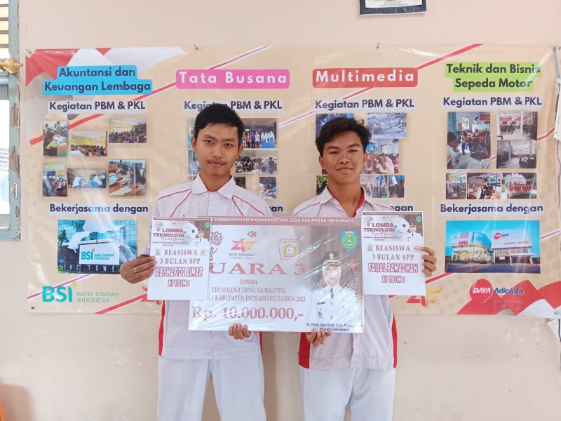 Siswa SMK Teladan Kertasemaya, dari kiri ke kanan, Abi Hafidz dan Faisal Ramadhan, Kamis (8/6/2023). (dok. SMK Teladan Kertasemaya).