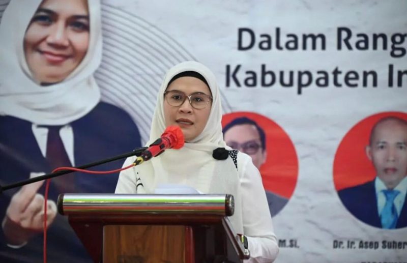 Bupati Indramayu Nina Agustina dalam Forum Konsultasi Publik penyusunan RKPD 2024 di Aula Nyi Endang Darma Ayu Universitas Wiralodra, Rabu (15/2/2023).